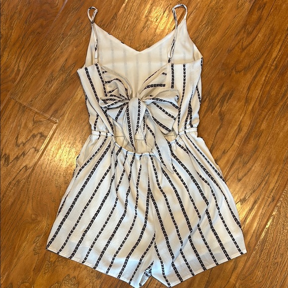 Striped Sleeveless Jumpsuit - Picture 3 of 3